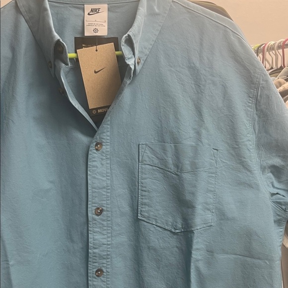 Nike Life Men's Oversized Sky Blue Button-Down Oxford Shirt - Picture 4 of 7